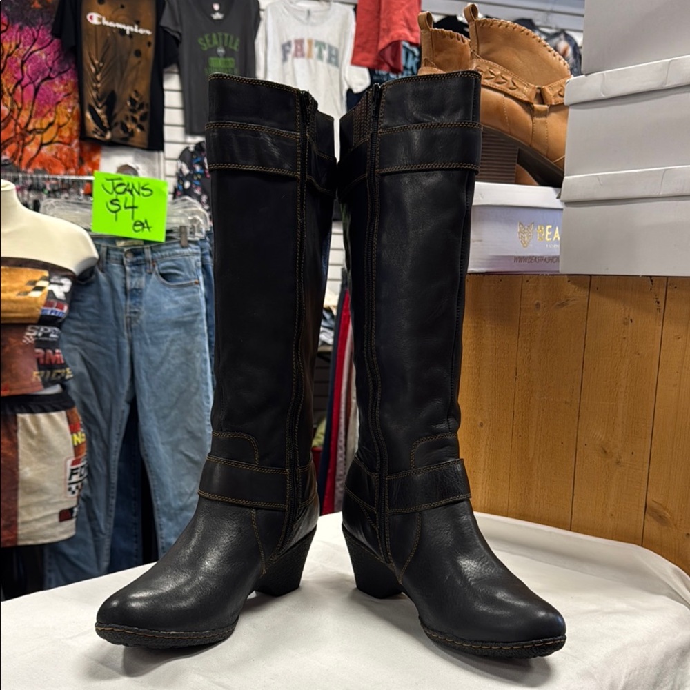 BOC Black Heeled Boots with Textured Leather Finish - Picture 9 of 12